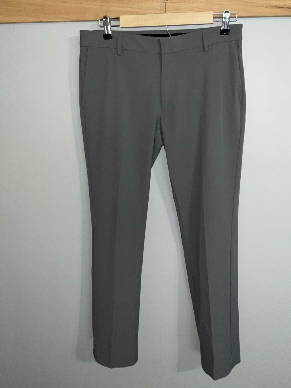Van Heusen Men's Gray Slim Athletic Fit Sporty Dress Pants 30x30